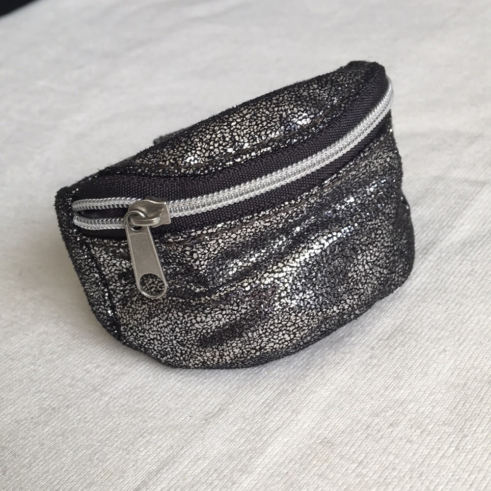 Fanny pouch bracelet